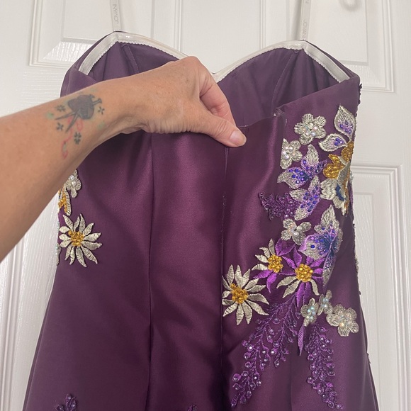 Women’s formal gown - Picture 4 of 13